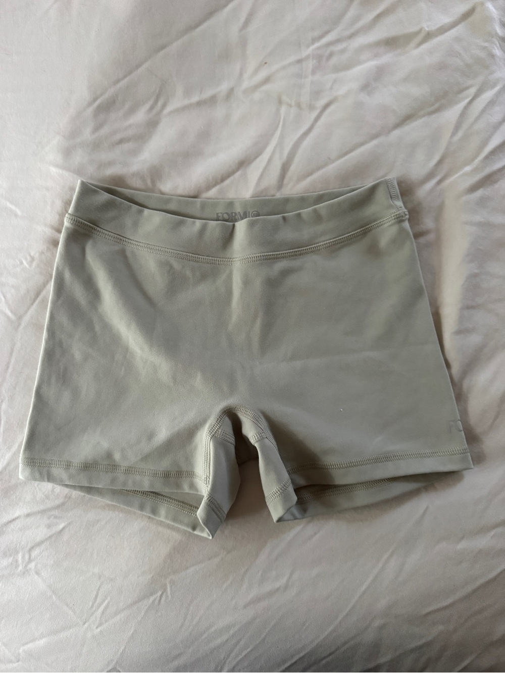FORM Olivia Jade Collab in cottage Capri / Layered Bra / Micro shorts size xs-s - Picture 4 of 5